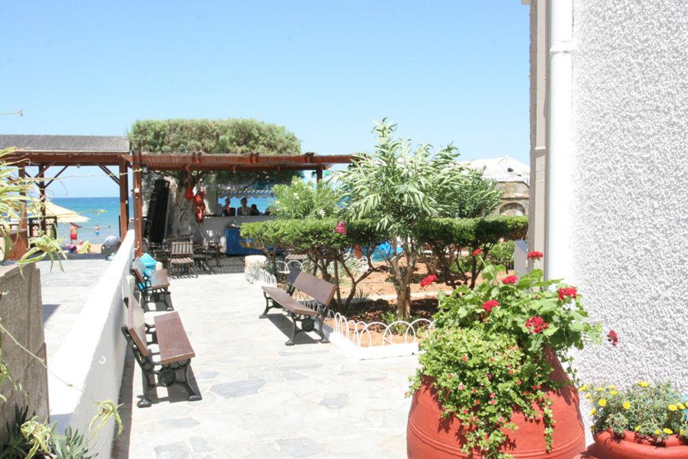Hotel Koukouras Stalós Екстериор снимка