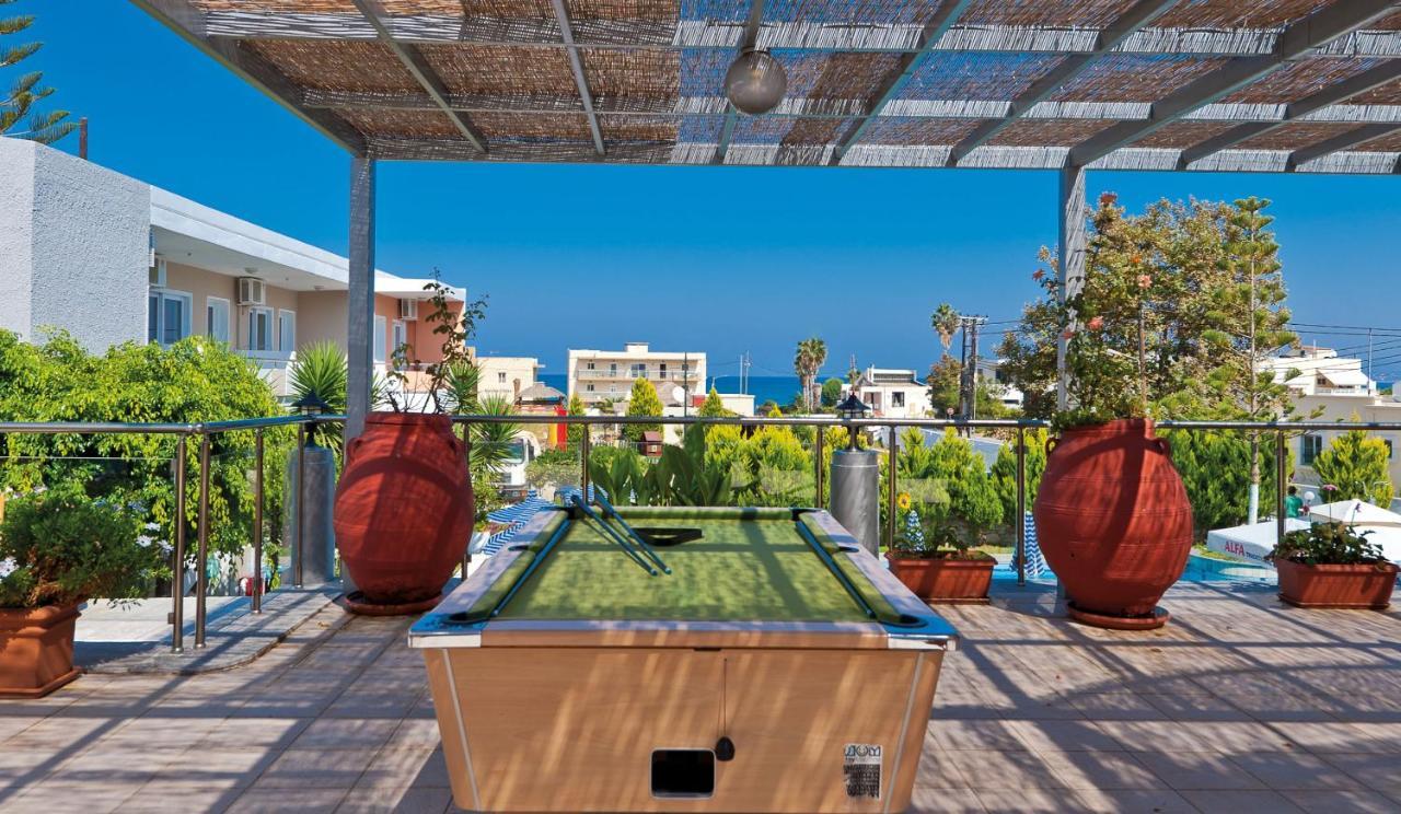 Hotel Koukouras Stalós Екстериор снимка