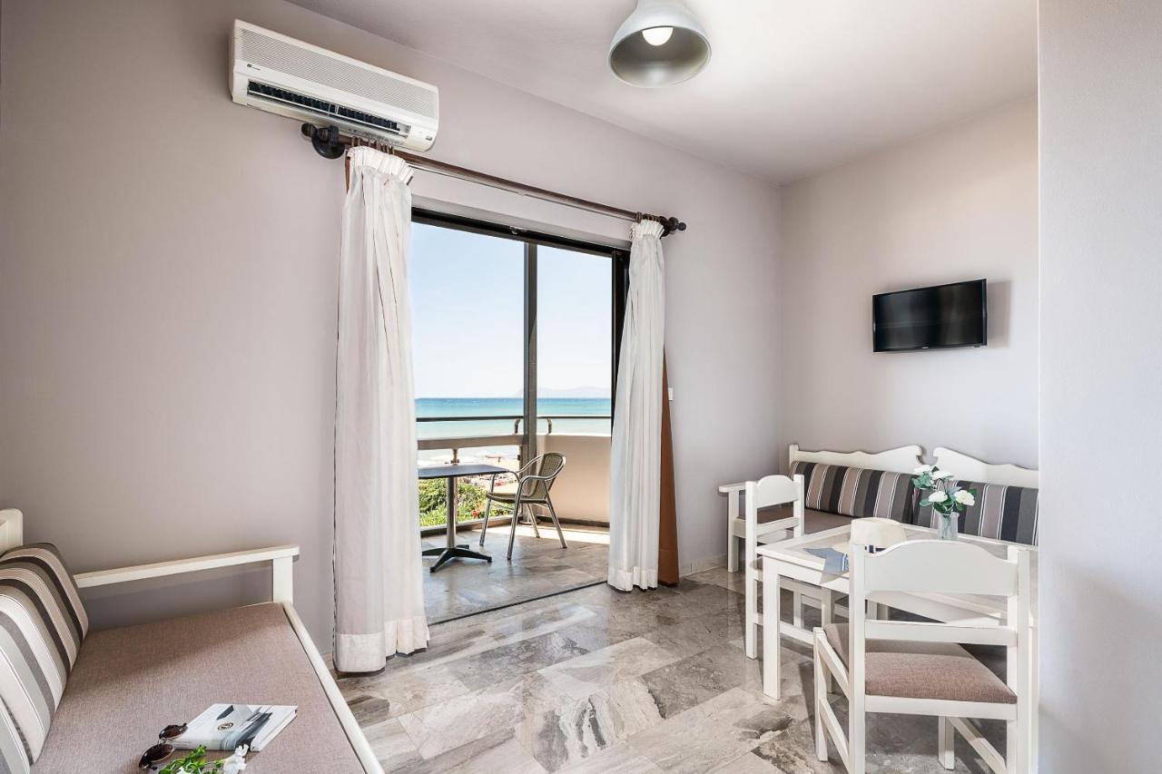 Hotel Koukouras Stalós Екстериор снимка