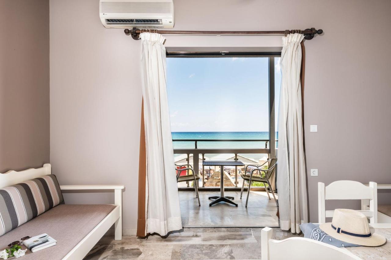 Hotel Koukouras Stalós Екстериор снимка