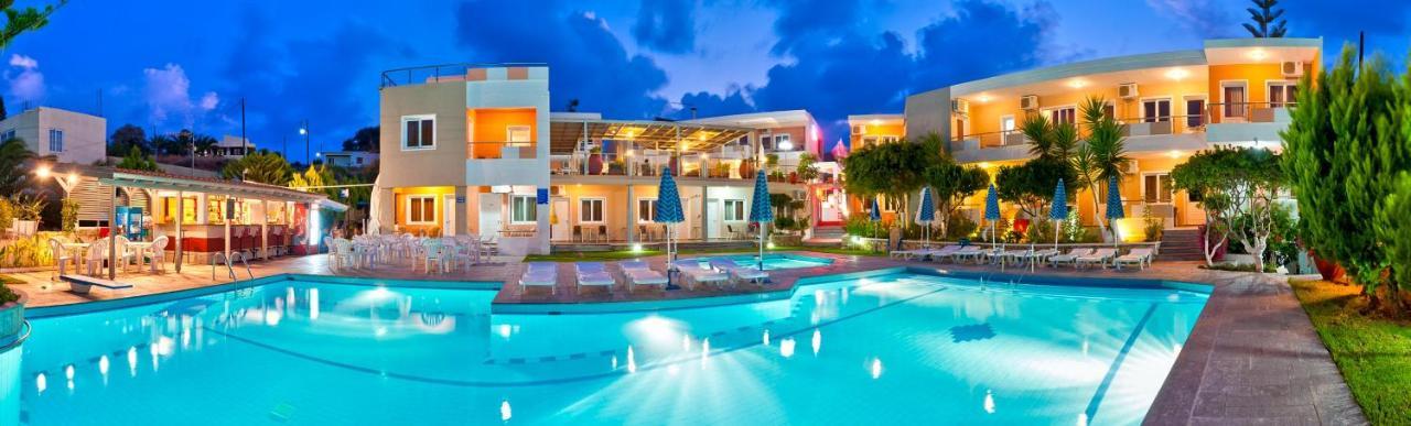 Hotel Koukouras Stalós Екстериор снимка