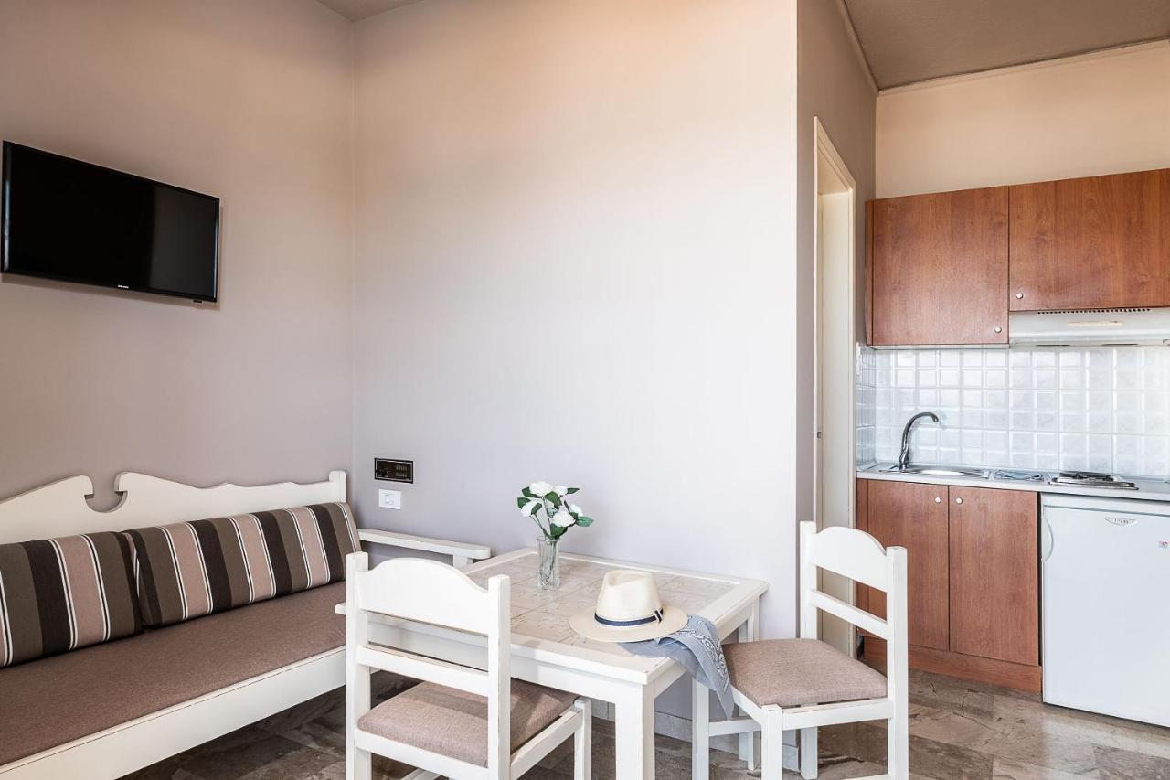Hotel Koukouras Stalós Екстериор снимка