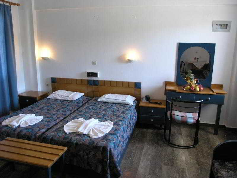 Hotel Koukouras Stalós Екстериор снимка