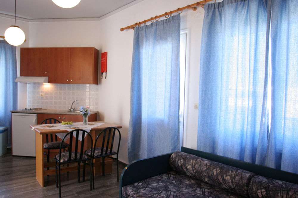 Hotel Koukouras Stalós Екстериор снимка