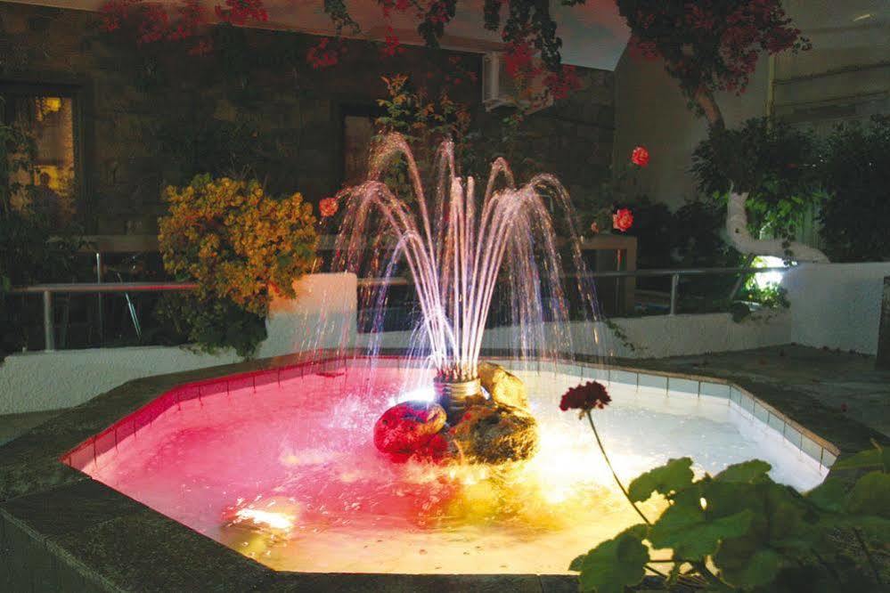 Hotel Koukouras Stalós Екстериор снимка