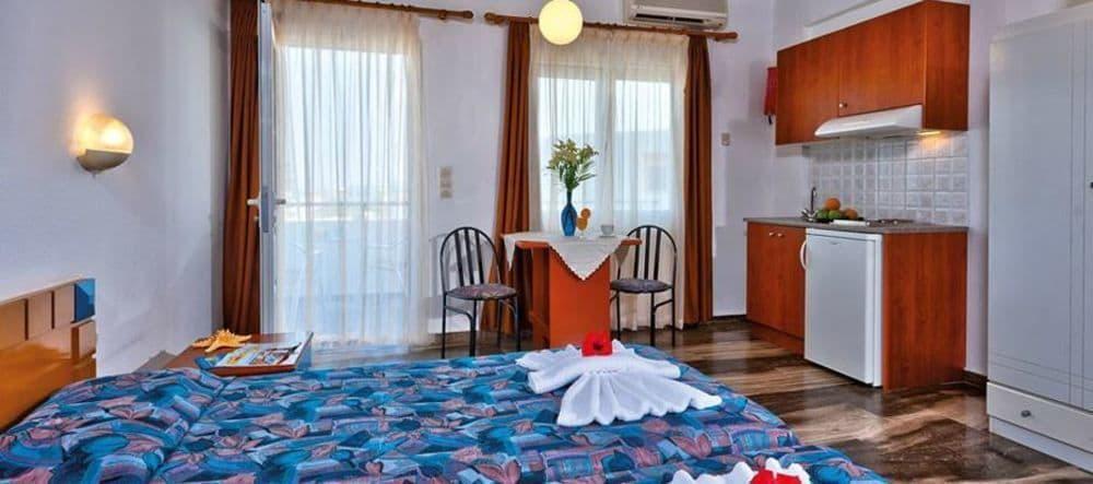 Hotel Koukouras Stalós Екстериор снимка